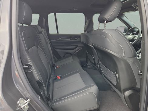 New 2025 Jeep Grand Cherokee Laredo X image 36