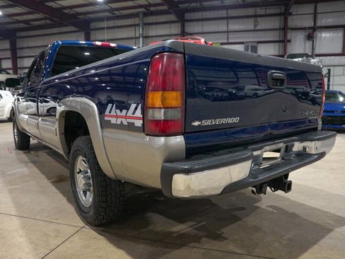 Used 2000 Chevrolet Silverado 2500 LS w/ Firm Ride Suspension Pkg image 6