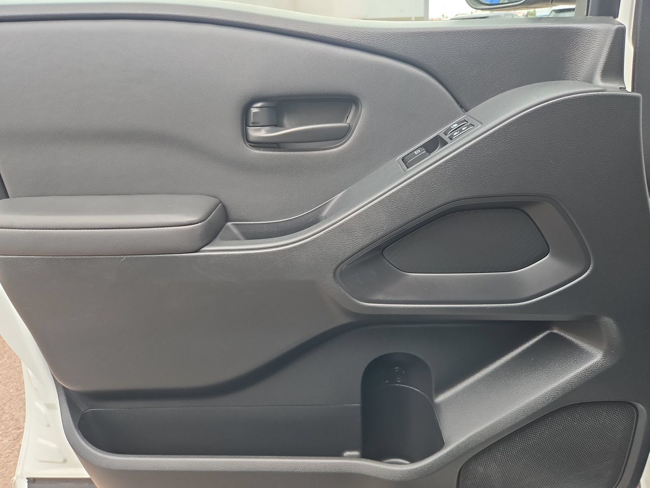 Used 2024 Nissan Frontier S RWD image 19