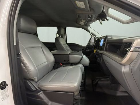 Used 2023 Ford F250 XL AWD/4WD image 9