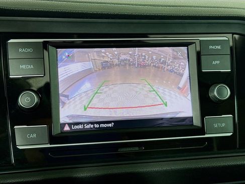 Used 2019 Volkswagen Jetta SE w/ Cold Weather Package image 13