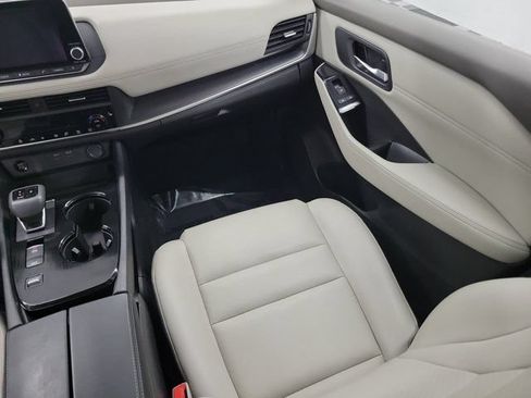 Certified 2024 Nissan Rogue SV w/ SV Premium Package FWD image 16