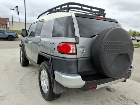 Used 2010 Toyota FJ Cruiser Base image 3