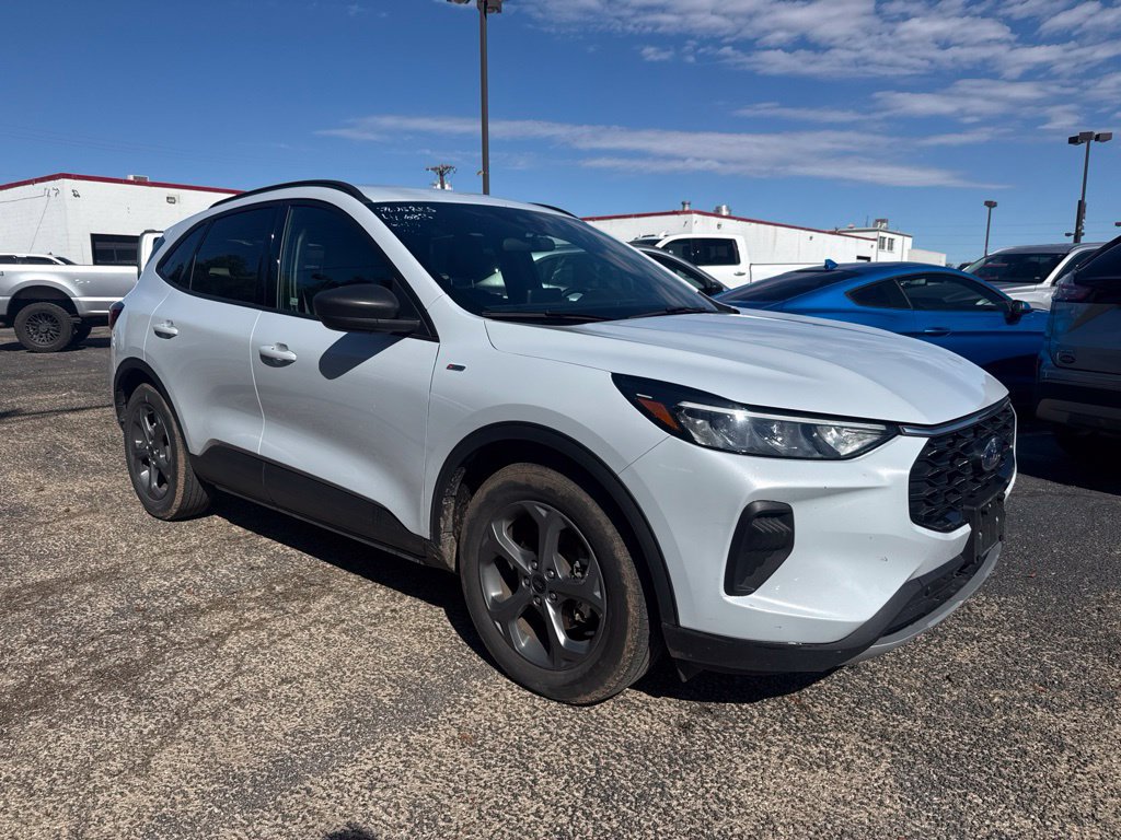 Used 2025 Ford Escape ST-Line FWD image 1