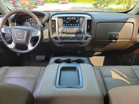 Used 2018 GMC Sierra 1500 SLT w/ SLT Premium Package AWD/4WD image 9