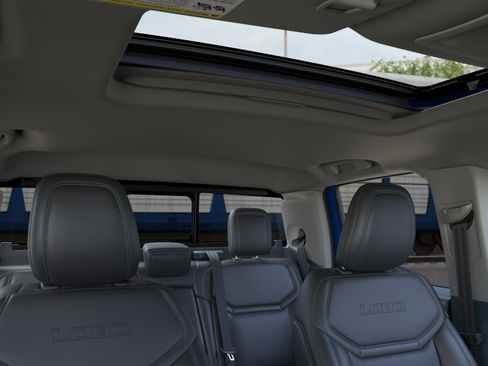 New 2026 Ford Maverick Lobo AWD/4WD image 12