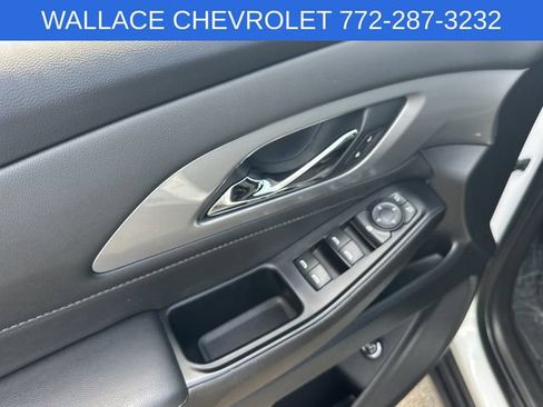 Used 2023 Chevrolet Traverse LT FWD image 13