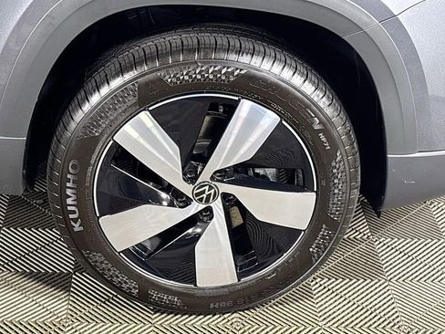 New 2025 Volkswagen Taos S image 22