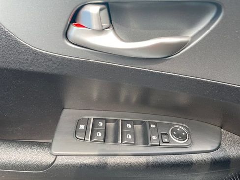 Used 2020 Kia Forte LXS FWD image 19