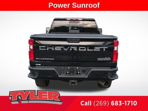 Used 2024 Chevrolet Silverado 2500 High Country w/ High Country Premium Package AWD/4WD image 7