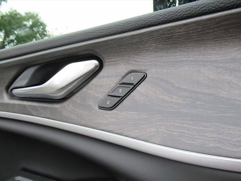 New 2025 Jeep Grand Cherokee L Limited w/ Black Appearance Package image 27