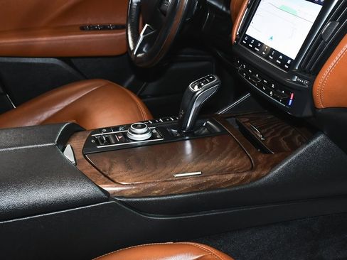 Used 2021 Maserati Levante image 57