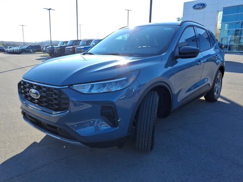 New 2026 Ford Escape ST-Line w/ Cold Weather Package image 7