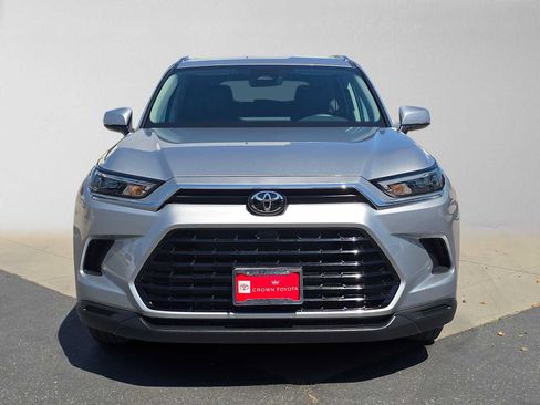 Certified 2026 Toyota Grand Highlander FWD image 8