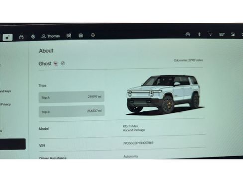 Used 2025 Rivian R1S Premium AWD/4WD image 7