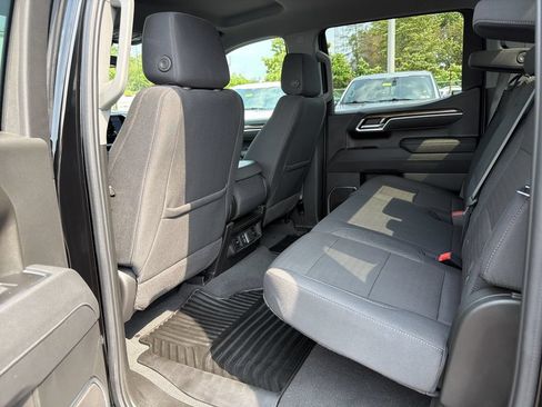 Used 2025 Chevrolet Silverado 1500 LT AWD/4WD image 13