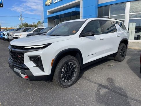 New 2026 Chevrolet Traverse Z71 w/ Enhanced Driving Package image 3