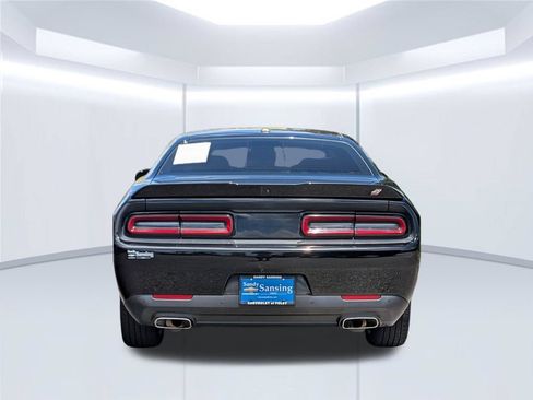 Used 2022 Dodge Challenger GT AWD/4WD image 5