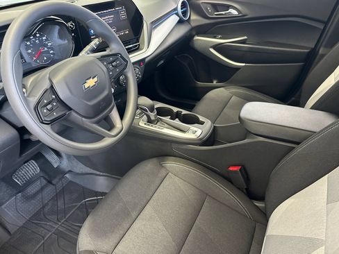 New 2026 Chevrolet Trax LS w/ LS Convenience Package FWD image 10