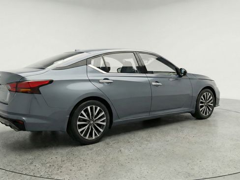 Used 2025 Nissan Altima 2.5 SV image 9