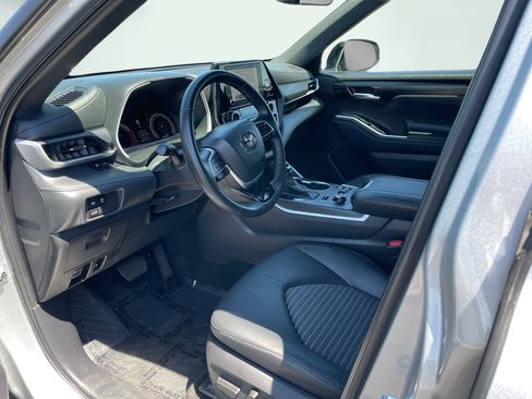 Certified 2025 Toyota Highlander XSE AWD/4WD image 30