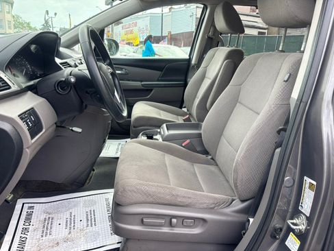 Used 2017 Honda Odyssey SE image 15