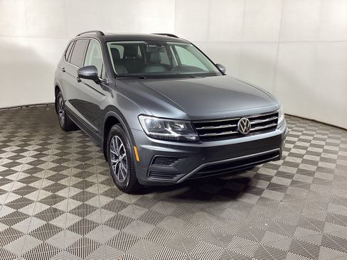 Used 2019 Volkswagen Tiguan SE AWD/4WD image 1