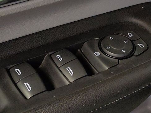 Used 2023 GMC Terrain SLE w/ Driver Convenience Package image 27