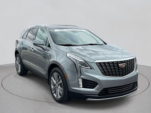 Certified 2023 Cadillac XT5 Premium Luxury AWD/4WD image 3