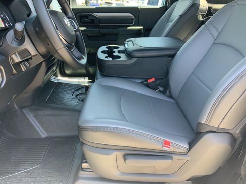 New 2025 RAM 5500 Tradesman AWD/4WD image 17