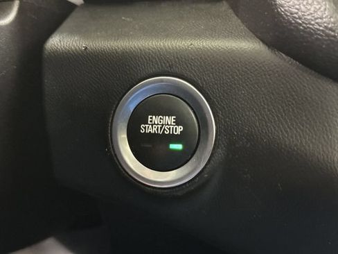 Used 2018 GMC Terrain SLE w/ Driver Convenience Package FWD image 16