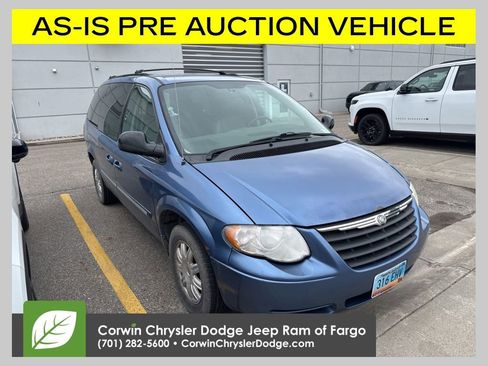 Used 2007 Chrysler Town & Country Touring w/ Leather Interior Group FWD image 1