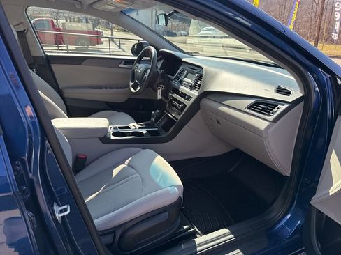 Used 2017 Hyundai Sonata SE image 25