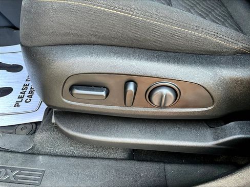 Used 2019 Chevrolet Equinox LT FWD image 35