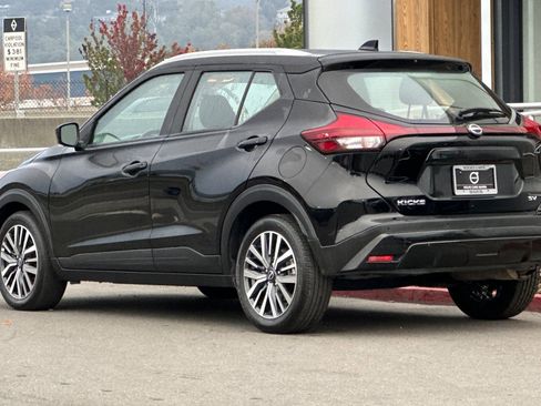 Used 2023 Nissan Kicks SV image 6