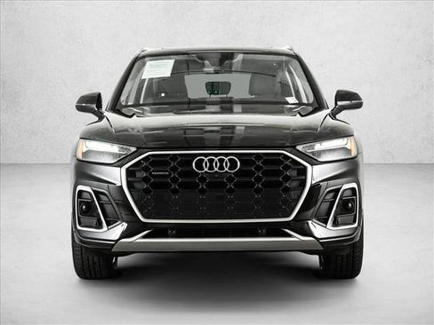 Used 2023 Audi Q5 2.0T Premium Plus w/ Premium Plus Package AWD/4WD image 2