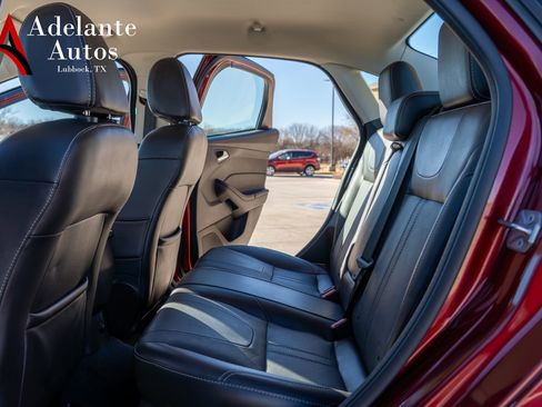 Used 2014 Ford Focus SE w/ Equipment Group 201A image 7