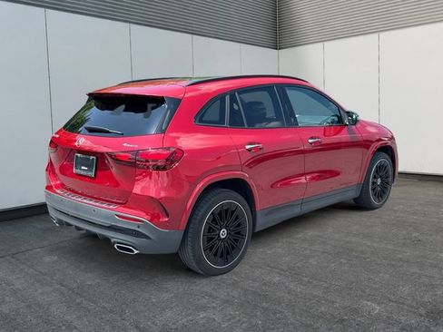 Used 2025 Mercedes-Benz GLA 250 4MATIC image 5
