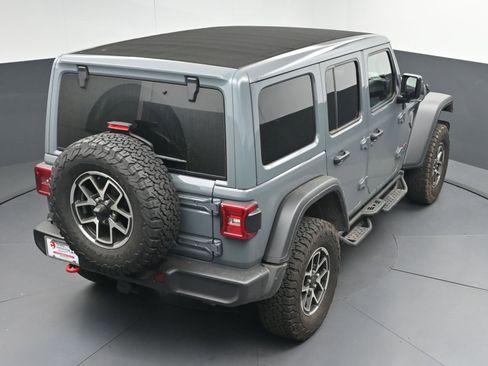 Used 2025 Jeep Wrangler Unlimited Rubicon w/ Convenience Group image 34