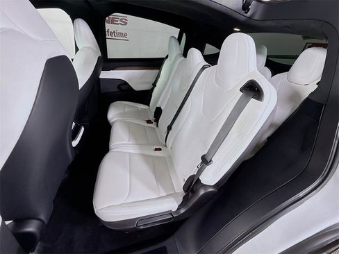 Used 2022 Tesla Model X image 24