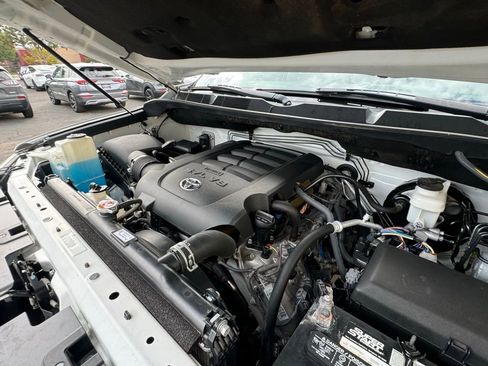 Used 2018 Toyota Tundra SR5 image 29