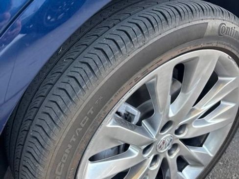 Used 2023 Buick Envision Avenir FWD image 3