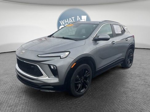 Used 2024 Buick Encore GX Sport Touring image 8