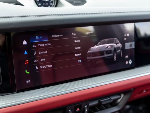 New 2026 Porsche Cayenne S image 36