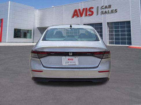 Used 2025 Honda Accord SE image 7
