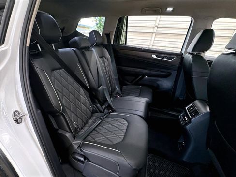 Certified 2026 Volkswagen Atlas SEL Premium R-Line AWD/4WD image 28