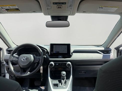 Used 2025 Toyota RAV4 LE AWD/4WD image 10