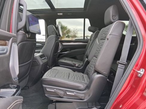 Used 2025 Cadillac Escalade Sport Platinum image 26