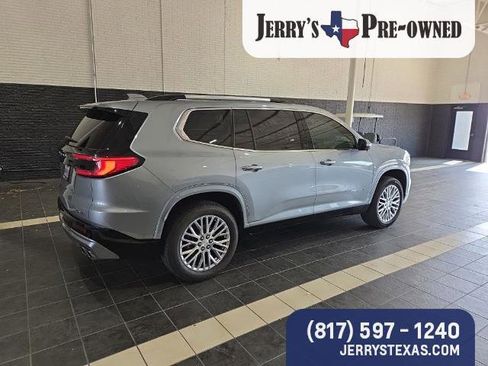Used 2025 GMC Acadia Denali FWD image 5