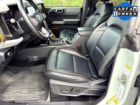 Used 2023 Ford Bronco Badlands image 14